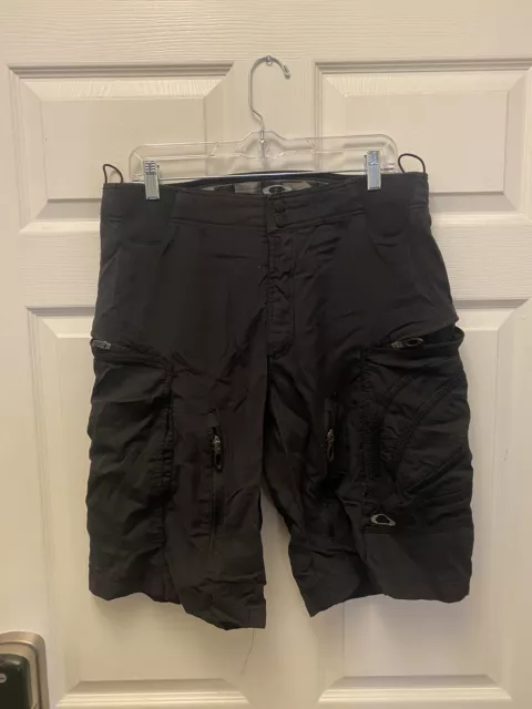 Vintage Oakley Software Tech Cargo Shorts Size M Black Y2K Indie Goth