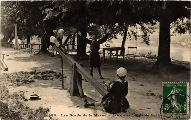 CPA AK Les Bords de la Marne Games by the Water (672145)