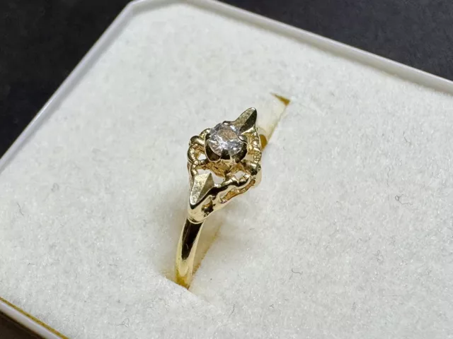 Anello in oro giallo 18kt con Zircone taglio rotondo 11mm