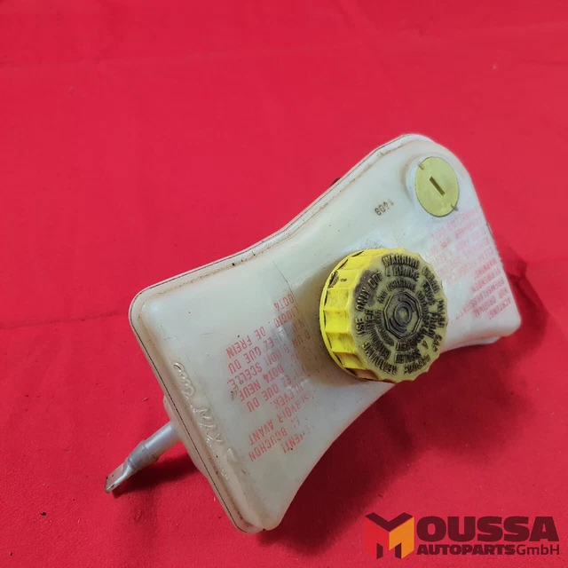Audi A4 8E 2003 Brake fluid tank brake reservoir Bremsbehälter 8E0611301G