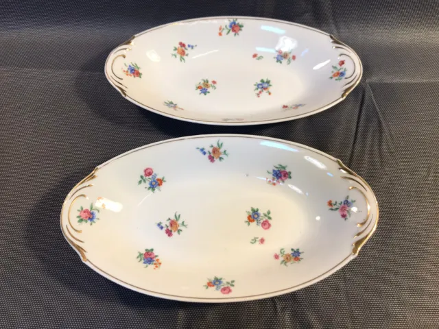 Lot de 2 anciens raviers plats en porcelaine de Limoges Legrand décor de fleurs