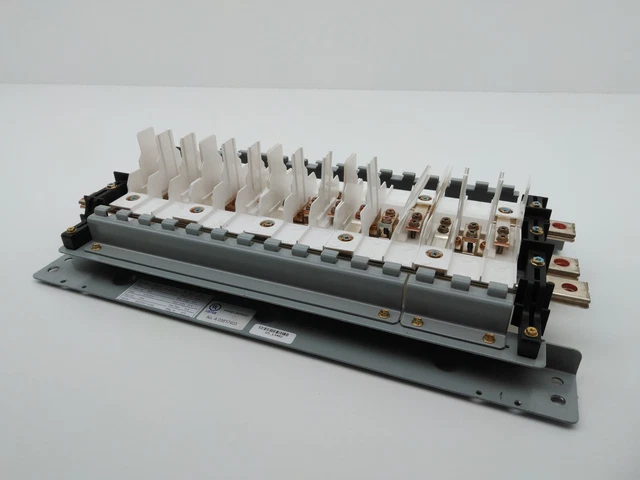 Eaton PRL2A 480Y/277V 400Amp 3 Phase 15 Slot Base Plate for Panelboard