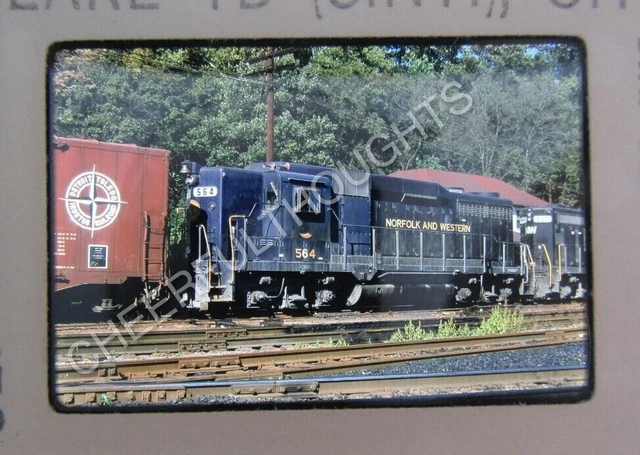 Original '74 Kodachrome Slide NW Norfolk Western 564 GP30 Clare Yard       35S64