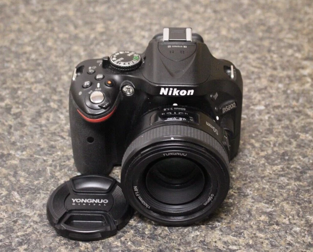 (MA2) Nikon D5200 24.1MP Digital SLR Camera - Black w/ Yongnuo 50mm f/1.8 Lens