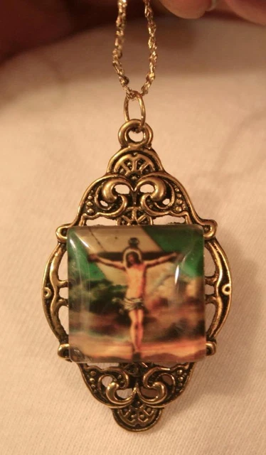 Collier Pendentif Signé Dolce Vita - Couleurs Rose, Rouge Et Feuilles Dorées - Longueur 36-40cm