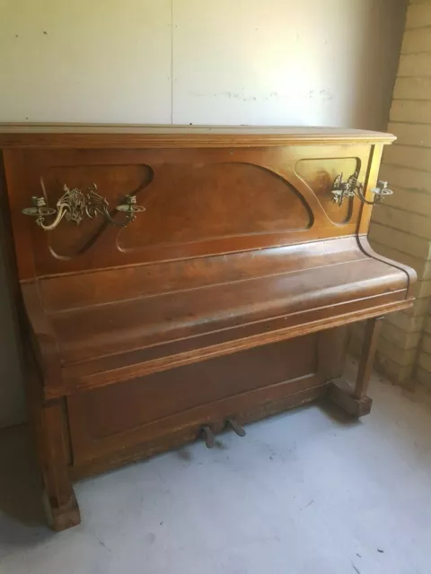 Mignon Piano Vintage