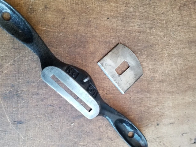 Vintage Stanley No 51 Spoke Shave Flat Bottom **Spares or repair** 4