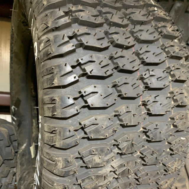 240/60R16 Carlisle Turf Trac(6117 (1-B-1))