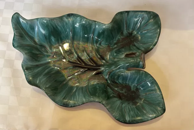 Vintage BMP Blue Mountain Pottery- large Leaf shaped dish. Canada (83b)