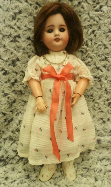 SFBJ - PARIS  SERIE D - EPOQUE JUMEAU moule 60  POUPEE ANCIENNE
