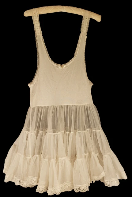 Vintage Child Young Girl Crinoline Petticoat Full Size 6X Lace Trim A37d