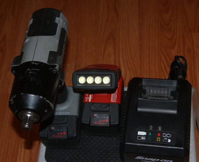 Snap on sales flashlight battery charger