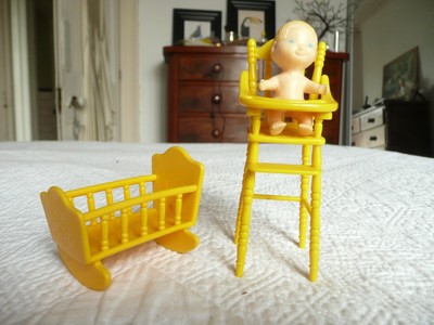 Vintage holly hobbie "carrie" doll hong kong Play set hard plastic tiny AGKTC