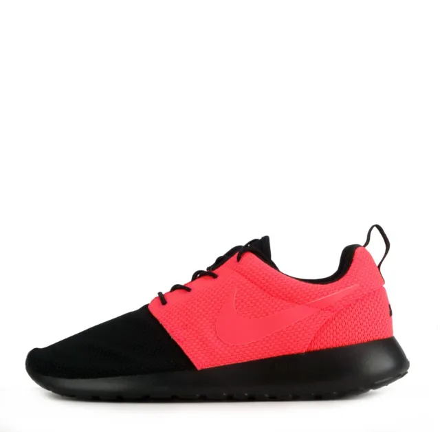 Scarpe da ginnastica Nike ID Roshe Run uomo in nero e rosso solare