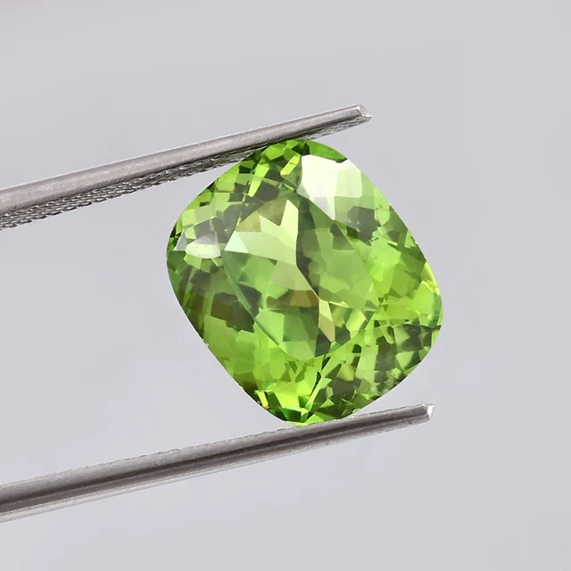 AAA sans Défaut Ceylan Péridot Vert Saphir Desseré Coupe Coussin Gemme 11.5x13MM
