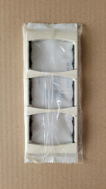 Plaque Triple Horizontale Arnould INITIA 69880 – Entraxe 71mm, Pour Interrupteurs