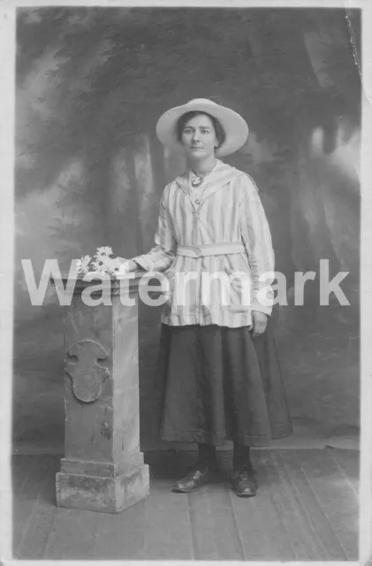 5019. Social History. Older Woman. Hat. Studio Posed. 1920's?