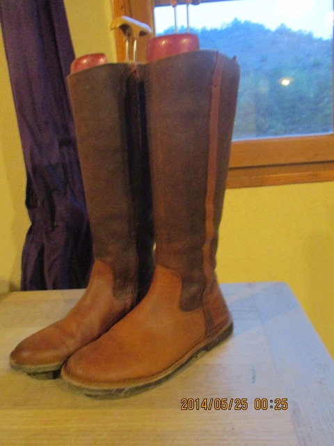 bottes bon état  marque kickers , pointure 38 , marron