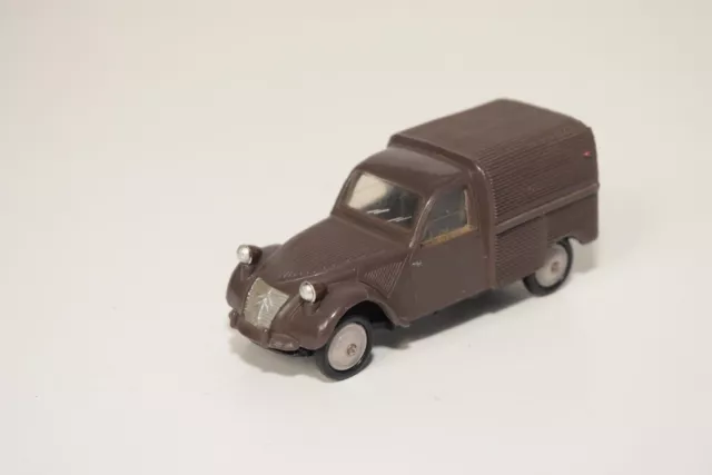 A69 1:43 Norev Plastic 26 Citroen 2Cv 2 Cv Cle Marron Nmint Etat Rare