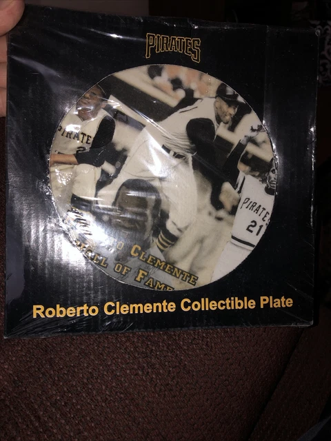 (1) Roberto Clemente Hall of Fame Collectible Plate Sealed in Original Box