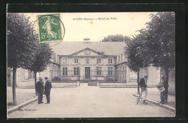 CPA Avize, Hôtel de Ville, vue de la rue avec Hôtel de Ville 1916