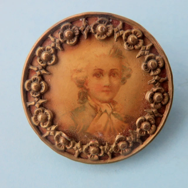 Bouton Ancien En Laiton – Motif Chèvre Et Buste Antique – Fin XIXe – 27 Mm