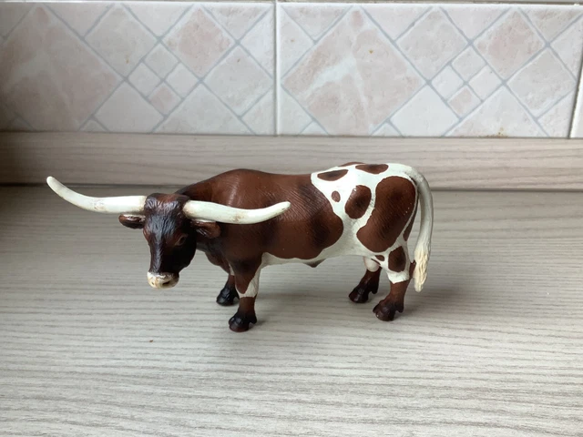Maialino carino, animale da fattoria divertente per libro da colorare | Vettore Premium