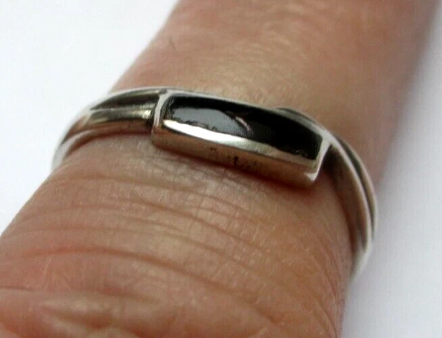 Bague Vintage Bakélite Noire - Taille 53, Bijou Rétro Unique (occasion)
