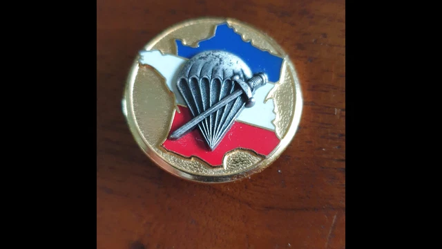 insigne 1° Bataillon Parachutiste de Choc émail en relief