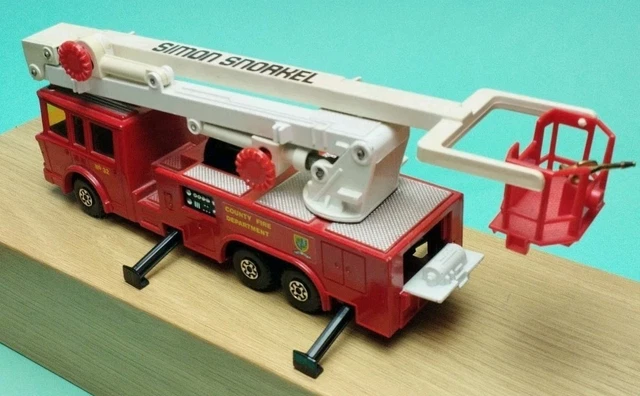 Lot - 3 CORGI MODELS SIMON SNORKEL FIRE ENGINES AS FOUND (581