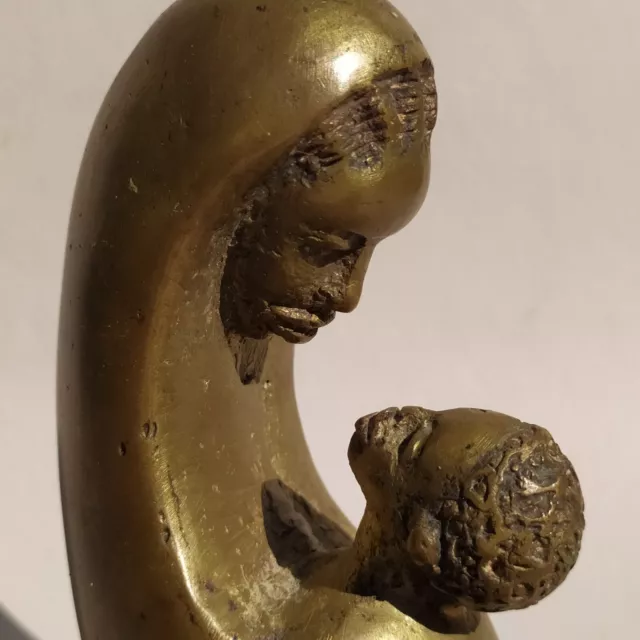 Statue africaine en bronze- la femme et son enfant