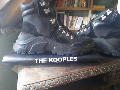 THE KOOPLES Bottines en cuir noir, neuves, sans étiquettes, jamais portées 40