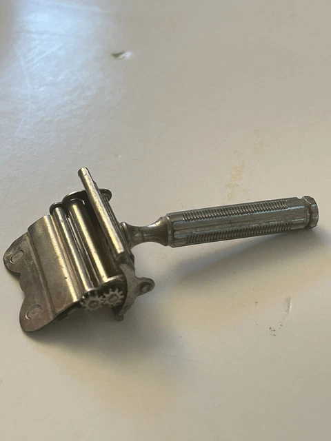 Vtg Barber Shop Razor Strop Ever-Ready Automatic Stropper Gillet Blade Sharpener