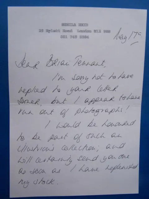 Sheila Reid note - Autograph (code IXL)   Madge Harvey in Benidorm