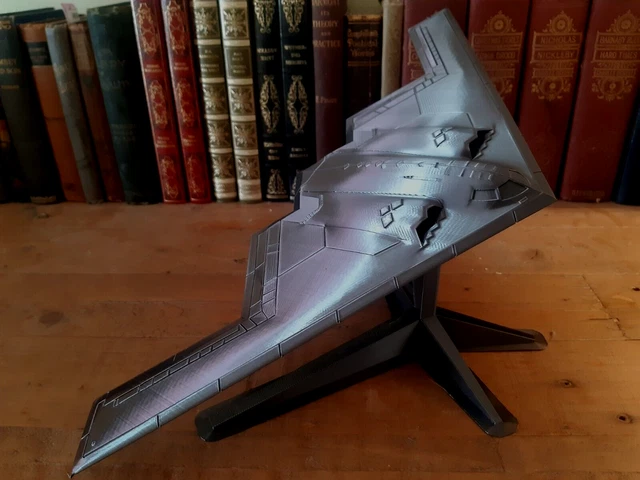 NORTHROP GRUMMAN B-2 Spirit Stealth Bomber - Massive detailed model. £ ...