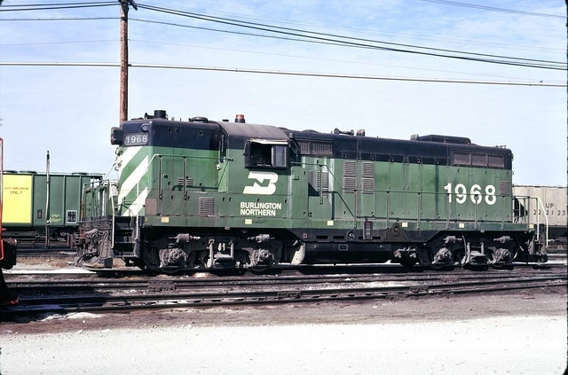 Burlington Northern (BN) - GP9 - #1968 - Original 35mm Slide.