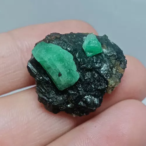 Rare Natural Emerald Rough, Emerald Raw, Loose Gemstone, For Making Pendant.