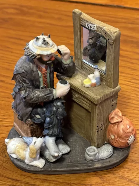 Emmett Kelly Jr. “ Making Up ” Flambro Porcelain Figurine - EX Cond. No Box