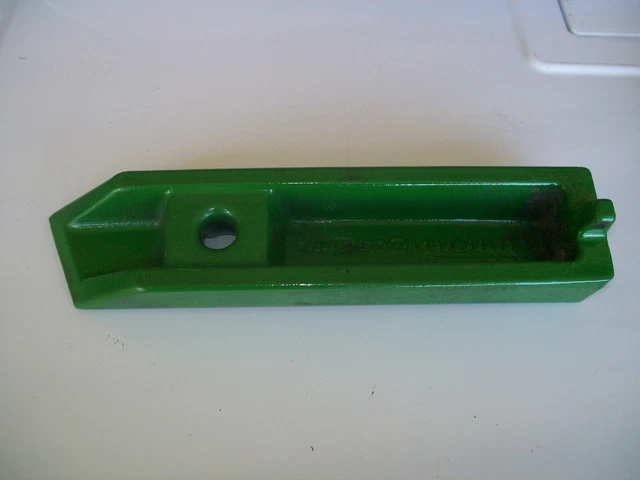 John Deere L100866 Right Hand Sway Block For 6000 Series Tractors