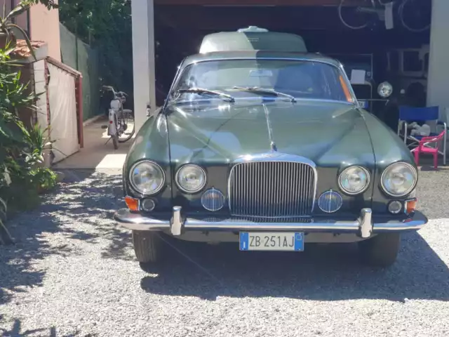 Jaguar MK 10