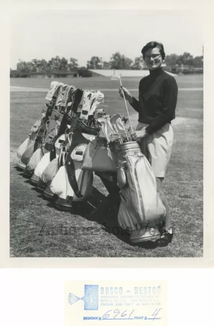 Shirley Englehorn Con Club de Golf Bolsas Vintage Golf Champion Foto