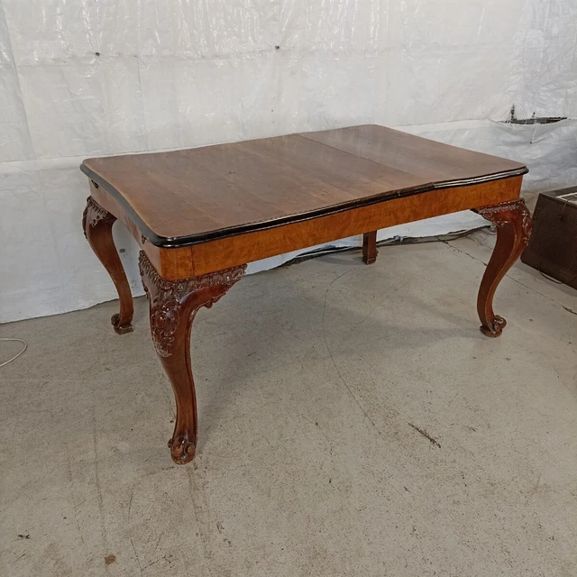 Tavolo Chippendale di Metà 900 - In Legno intagliato e Piano in Radica - Italia