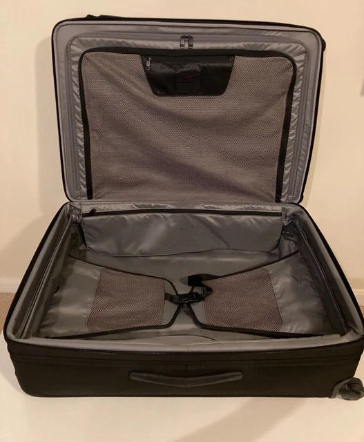 Tumi - Alpha 3 – Extended Trip Expandable 4 Wheeled Packing Case Spinner – Black 3