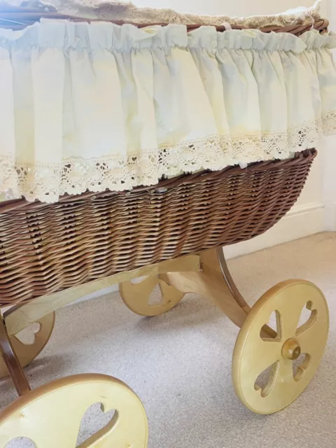 MJ Mark Moses Basket with Canopy and Full Bedding - Mint Condition