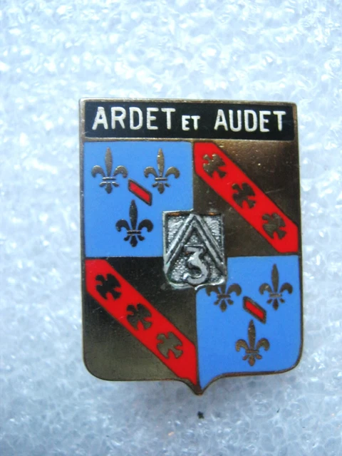 Insigne militaire ECOLE ABC CAVALERIE HUSSEIN DEY Drago H504 AFN