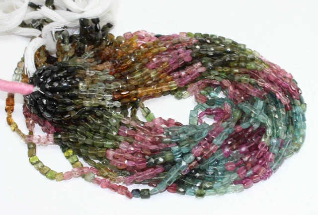 Perles de pierres précieuses en vrac en forme de coussin à facettes...