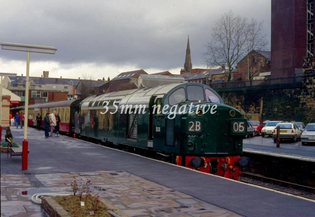 BRITISH RAILWAYS CLASS 40 diesel locomotive D335 BURY 35mm NEGATIVE ...
