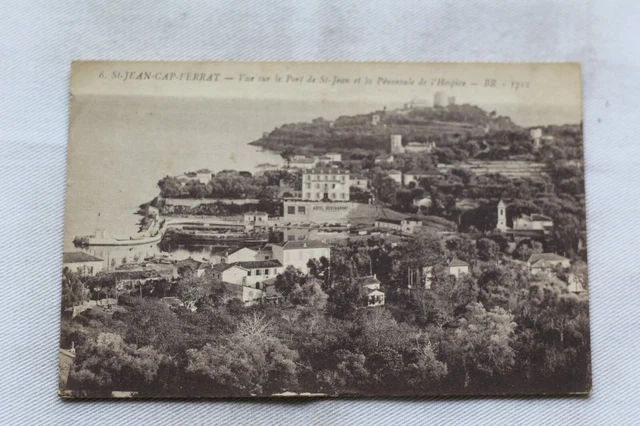 France, Saint Jean Cap Ferrat, Femme visitant le port, Tirage vintage