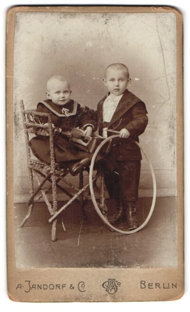 Fotografie A. Jandorf & Co., Berlin, Spittelmarkt 16-17, Geschwister mit rasier