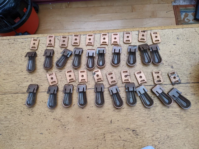 Vintage Job Lot 20 Clipper Style Stair Carpet Clips With 19 Brackets